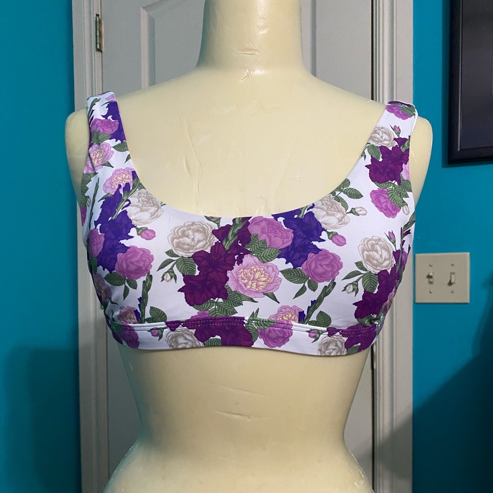 Floral bikini top NWOT